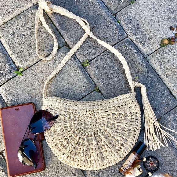 ✨WOVEN STRAW  CRESCENT  BOHO CROSSBODY BAG✨ - Picture 4 of 8